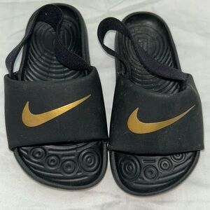 Nike Toddlers Boys Black/Metallic Gold 8c Kawa Slides